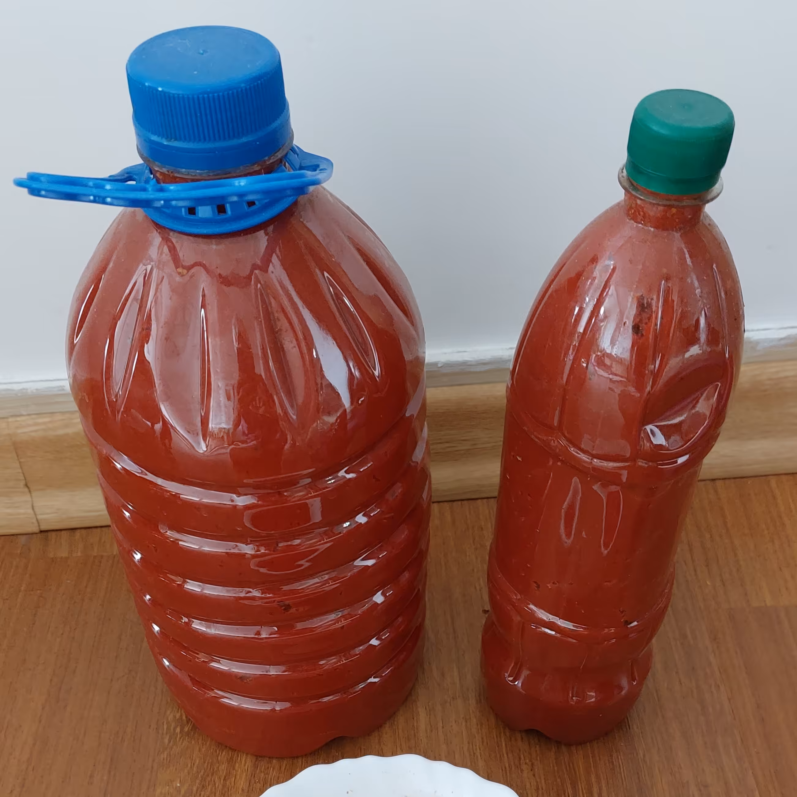 رب گوجه فرنگی خانگی آدرین صد در صد طبیعی بسیار خوشمزه و خوشرنگ تضمین صدی کیفیت 