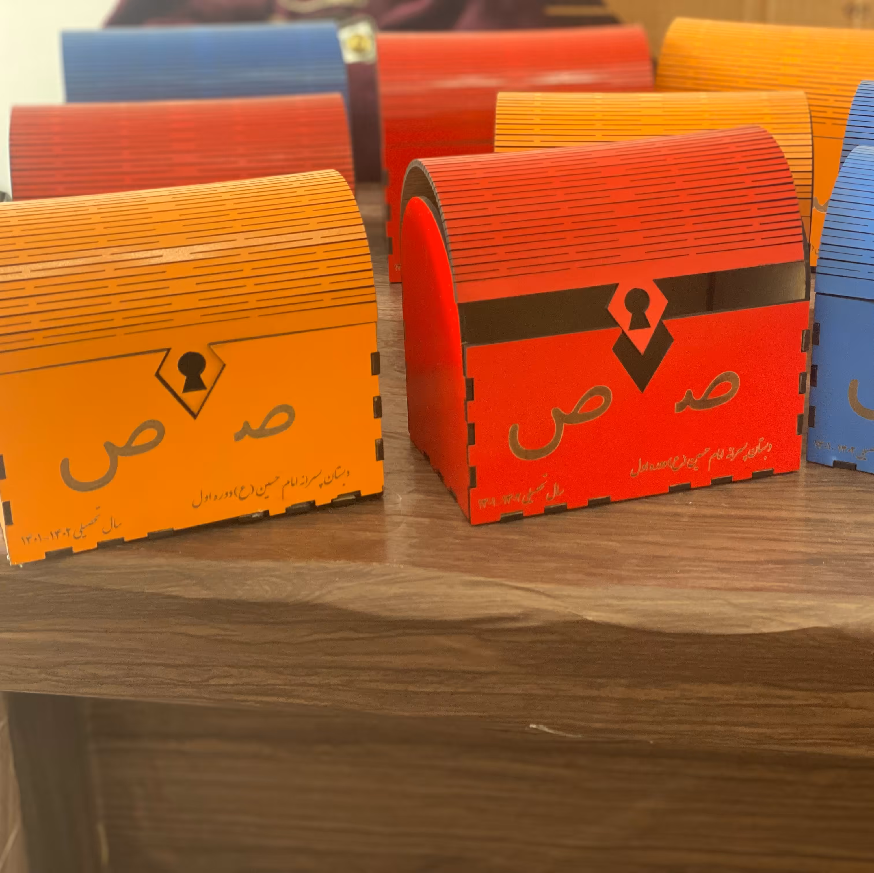 صندوقچه  جنس ام دی اف  سایز 14در11رنگ  به سلیقه شما