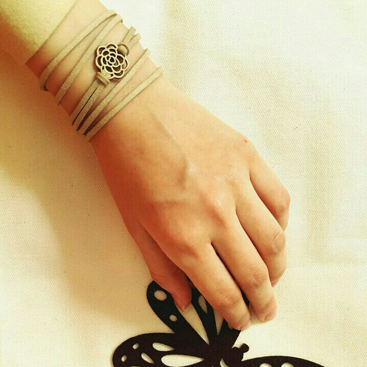 بدلیجات _دستبند تریشه ایی