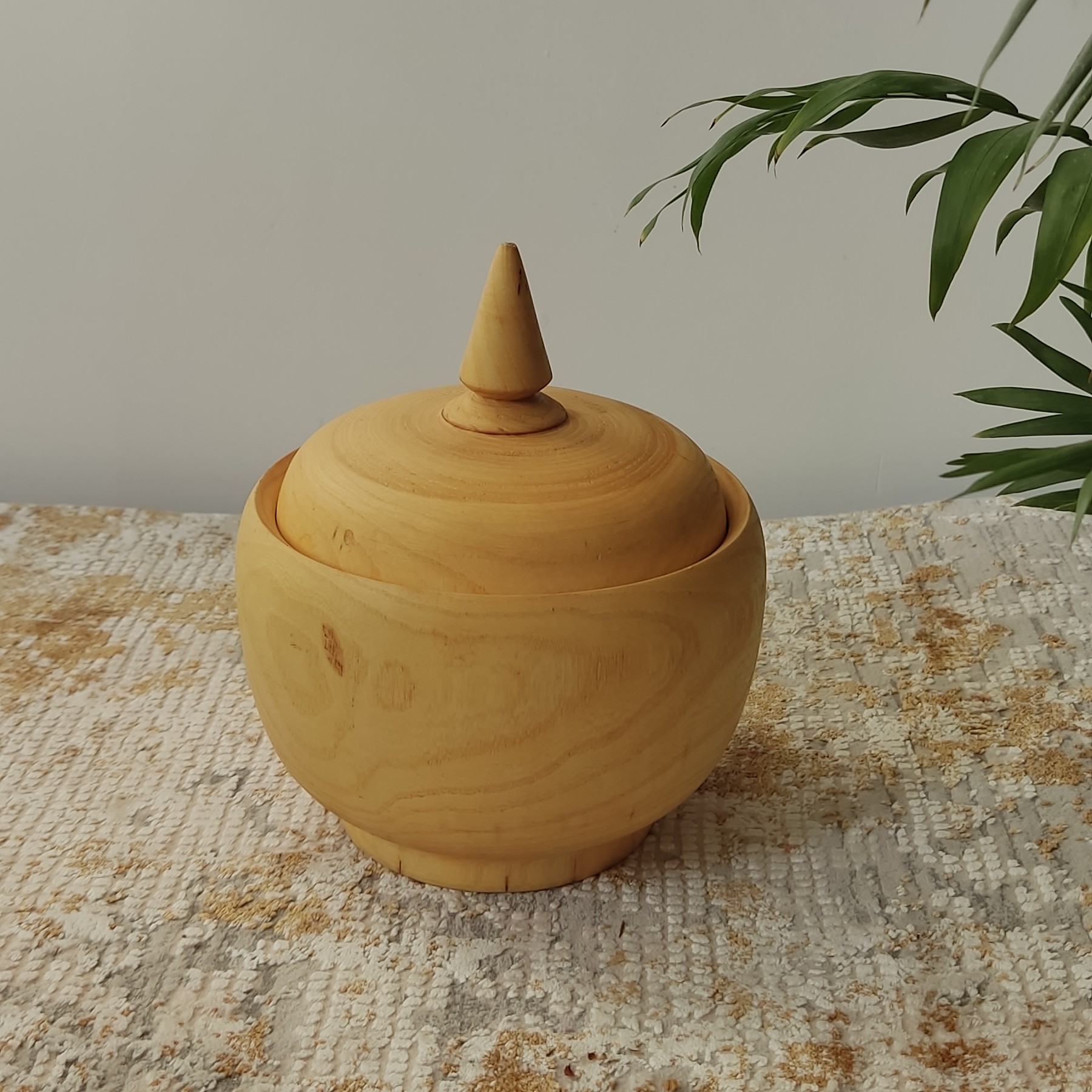 شکلات خوری چوبی مدل جهان رنگ طبیعی چوب
