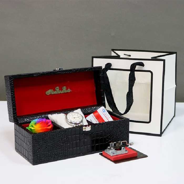 باکس گل و ساعت هدیه روز مادر