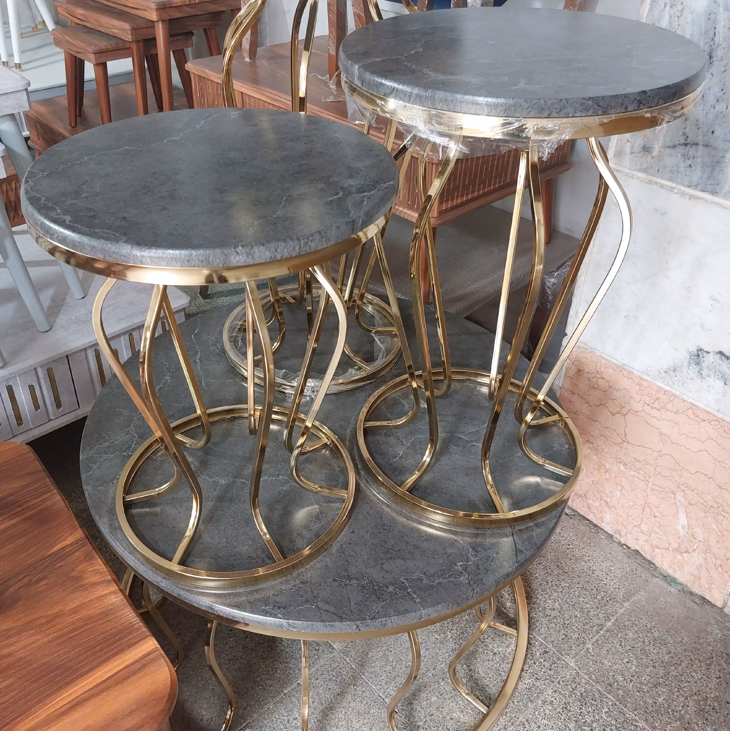 جلومبلی وعسلی مدل فلزی(هزینه ارسال به عهده مشتری)