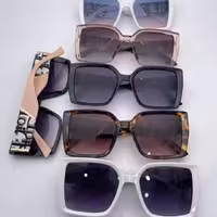 عینک‌آفتابی  شیک  و  جذاب  مارک  چنل