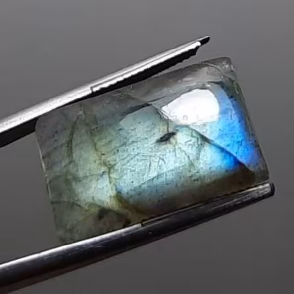 نگین لابرادوریت پرطاووسی معدنی ماداگاسکار 