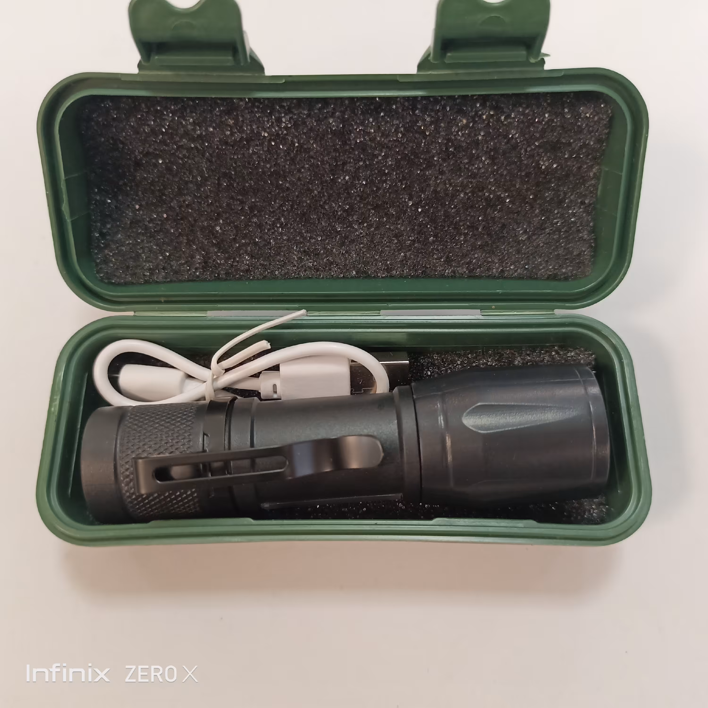 چراغ قوه انگشتی کوچک جنس خوب قابلیت تغییر شکل در نوردهی