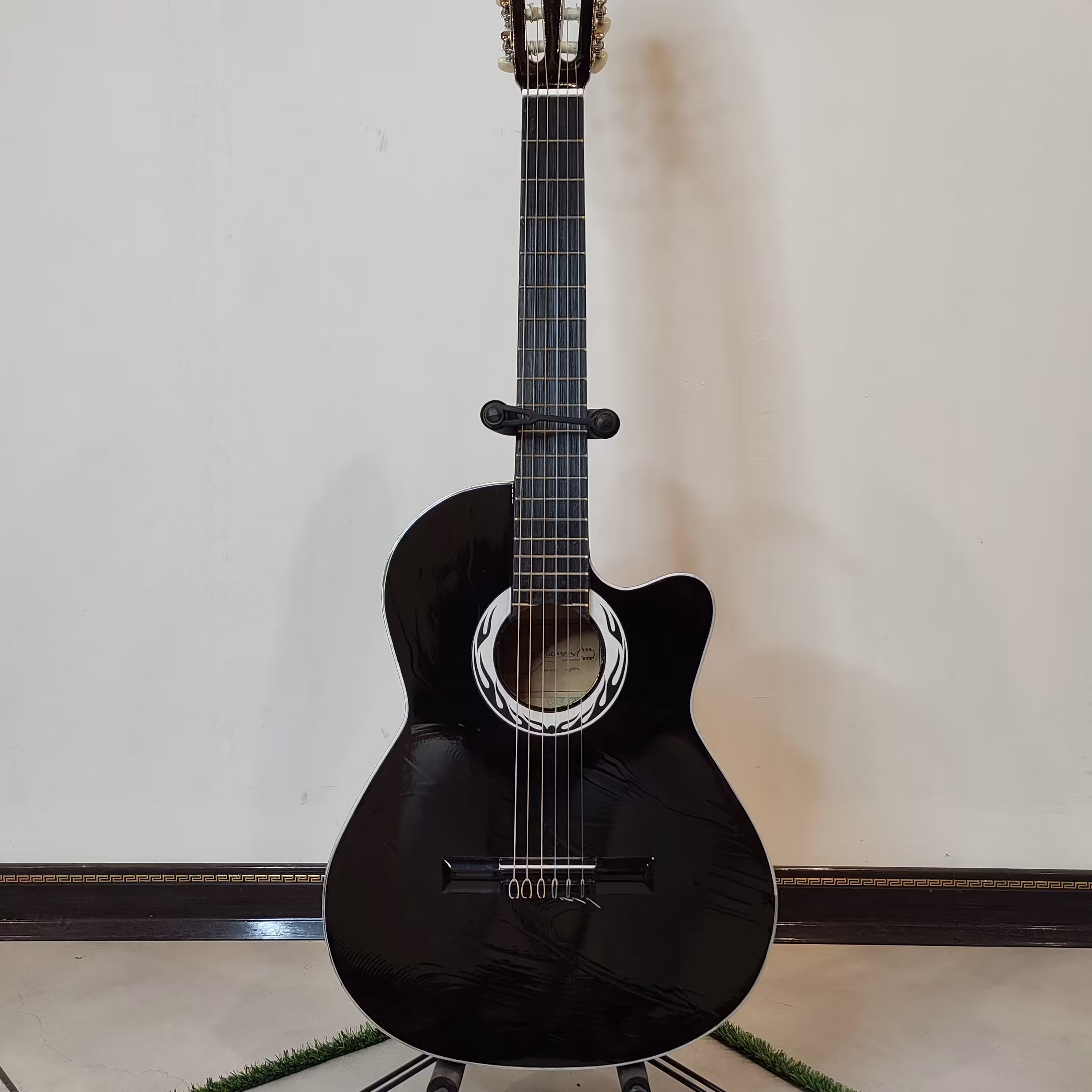 گیتار  برند دیاموند