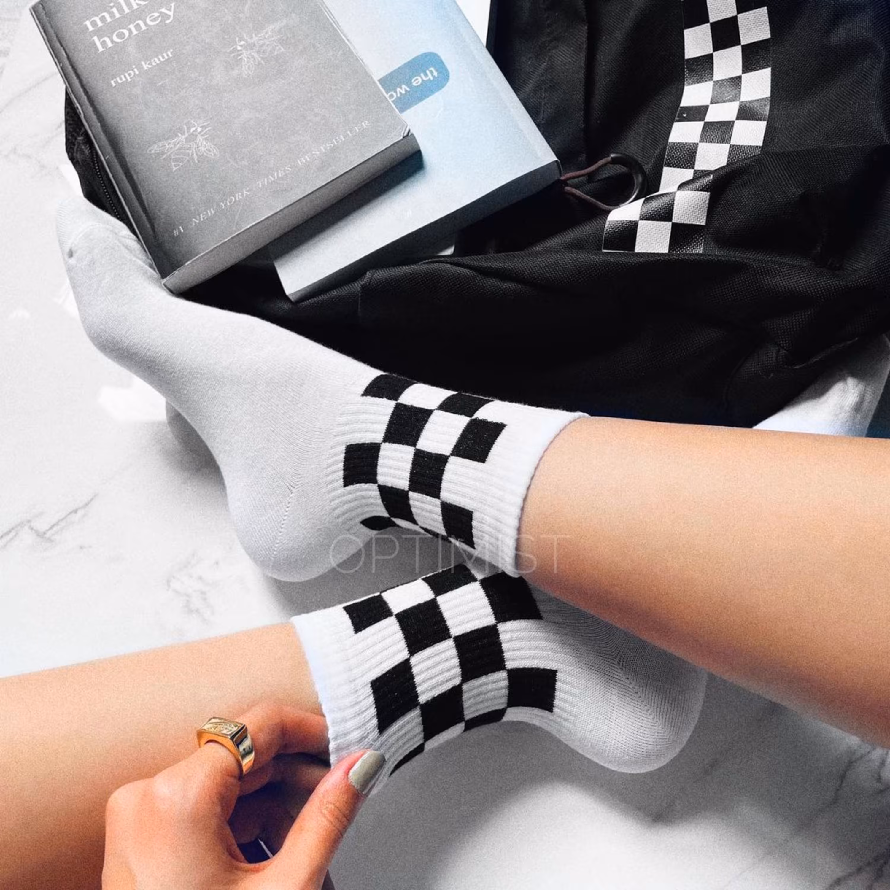 جوراب ساق شطرنج مشکی نیم ساق زمینه سفید فری سایز