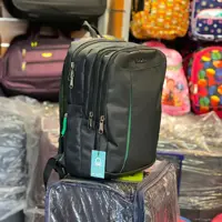 کوله لبتابی benelton رنگ مشکی جمع و جور و جادار
