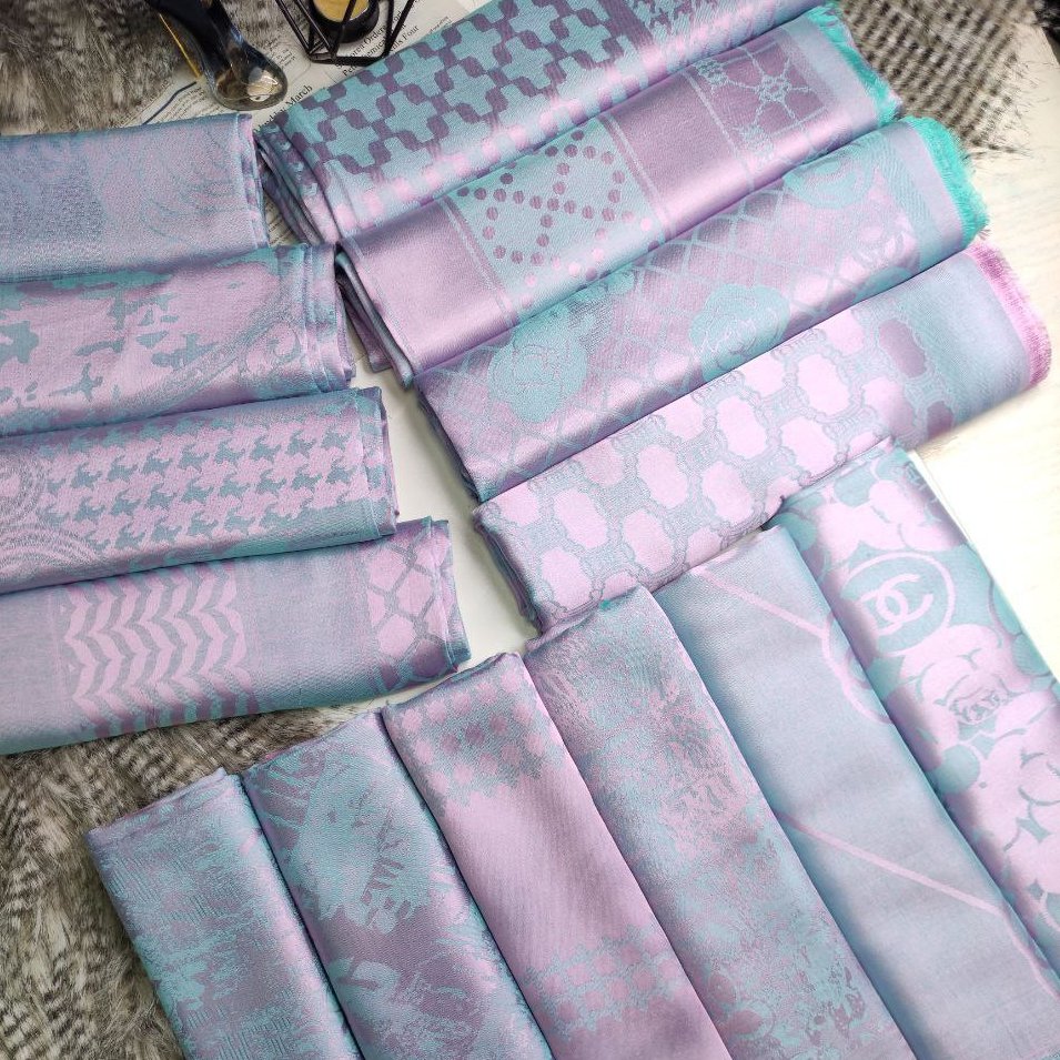 روسری ابریشم ژاکارد دو رو قواره 140 اورجینال ابی نیلی رنگ سال بنفش وارداتی اصل