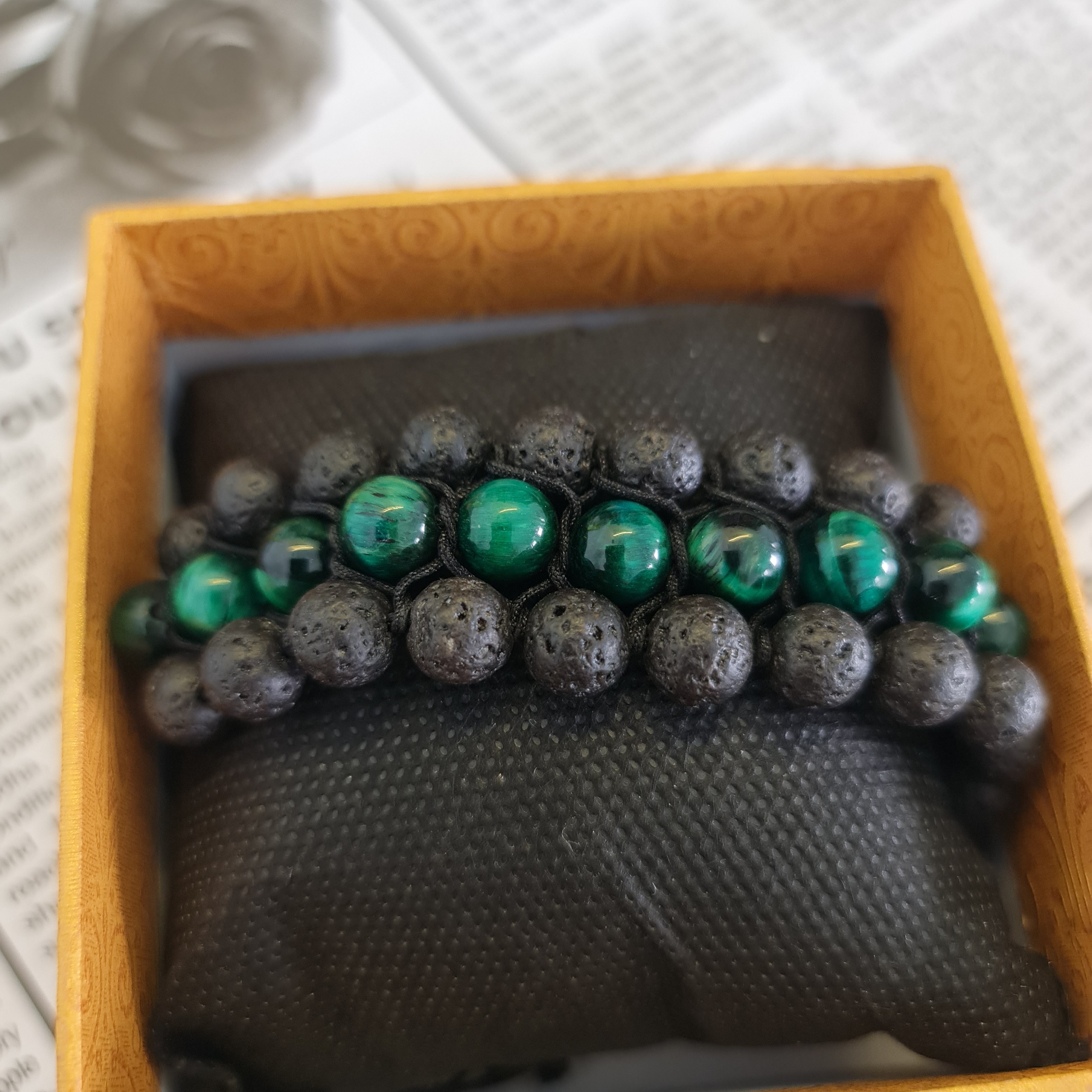 دستبند سنگ چشم ببر سبز سه لاین فری سایز  سنگ اونیکس  و چشم ببر درجه یک