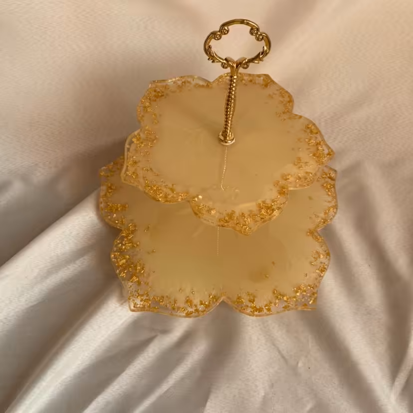 دو طبقه  شیرینی خوری