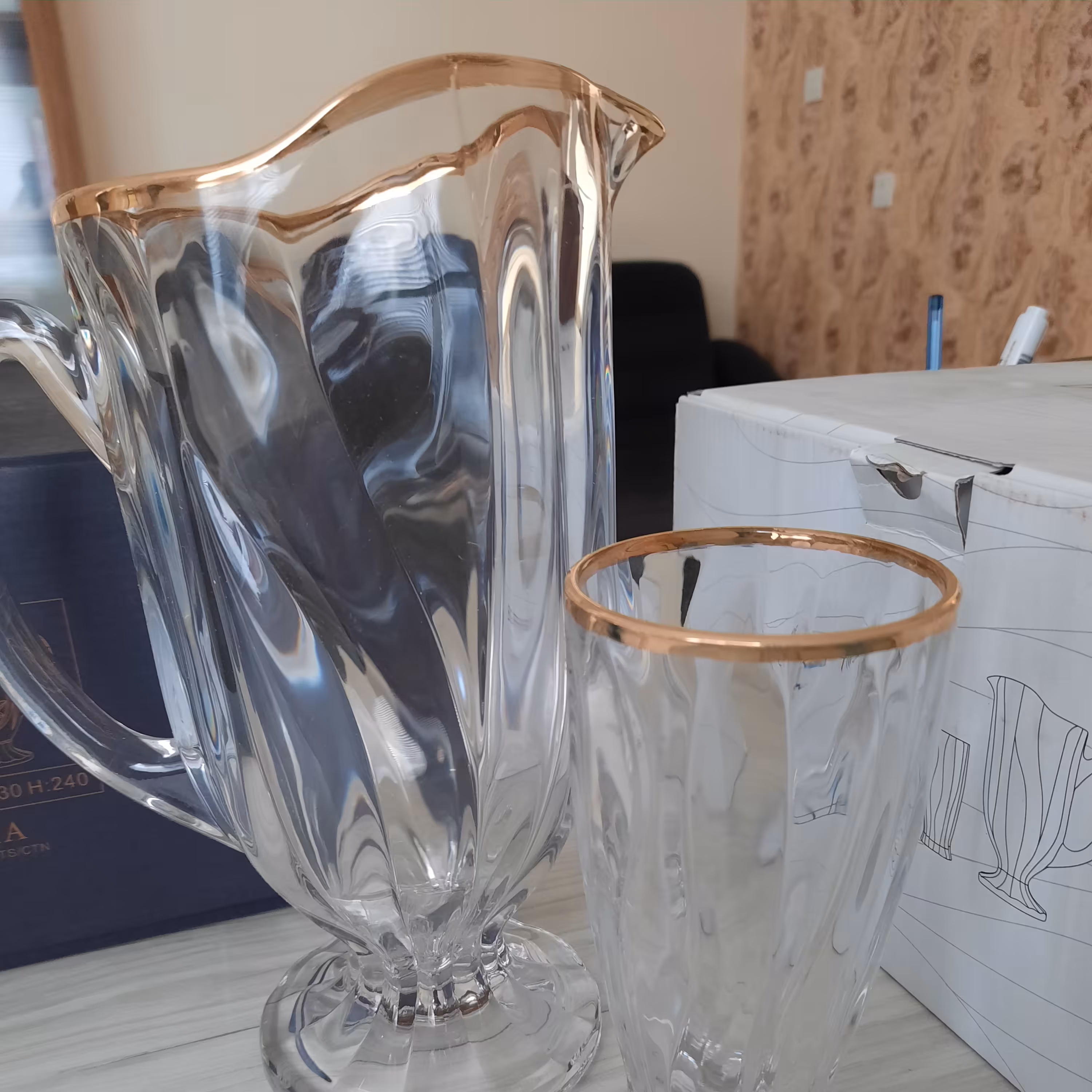 پارچ و لیوان 7پارچه ،بامبو لب طلایی ساخت کشور چین