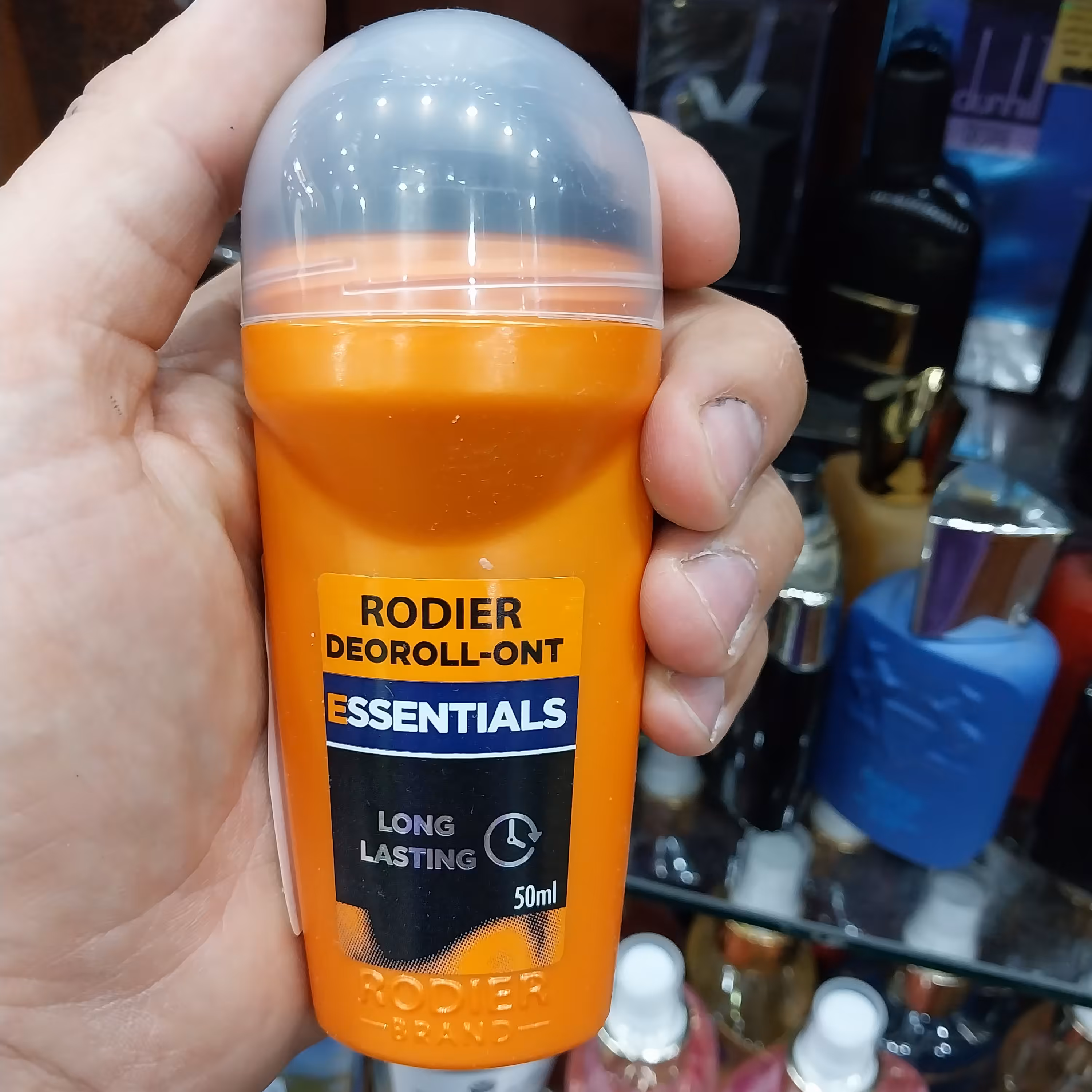 مام رول 50گرمی رودی یر با رایحه ESSENTIALS مردانه با ماندگاری بالا و بدون اثر گذاری رو لباس با بوی بهترین ادکلن های دنیا