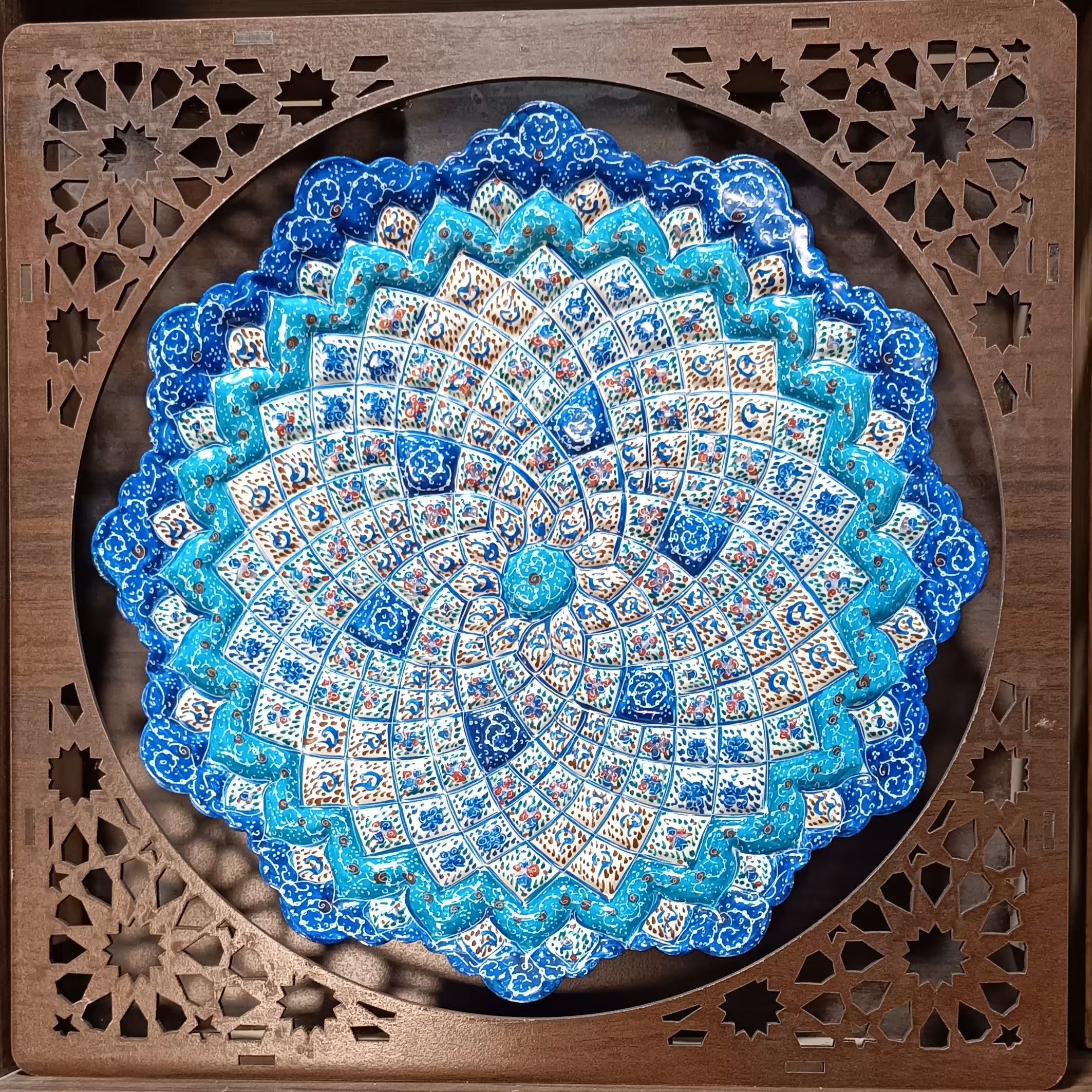 تابلوی بشقاب مینا کاری