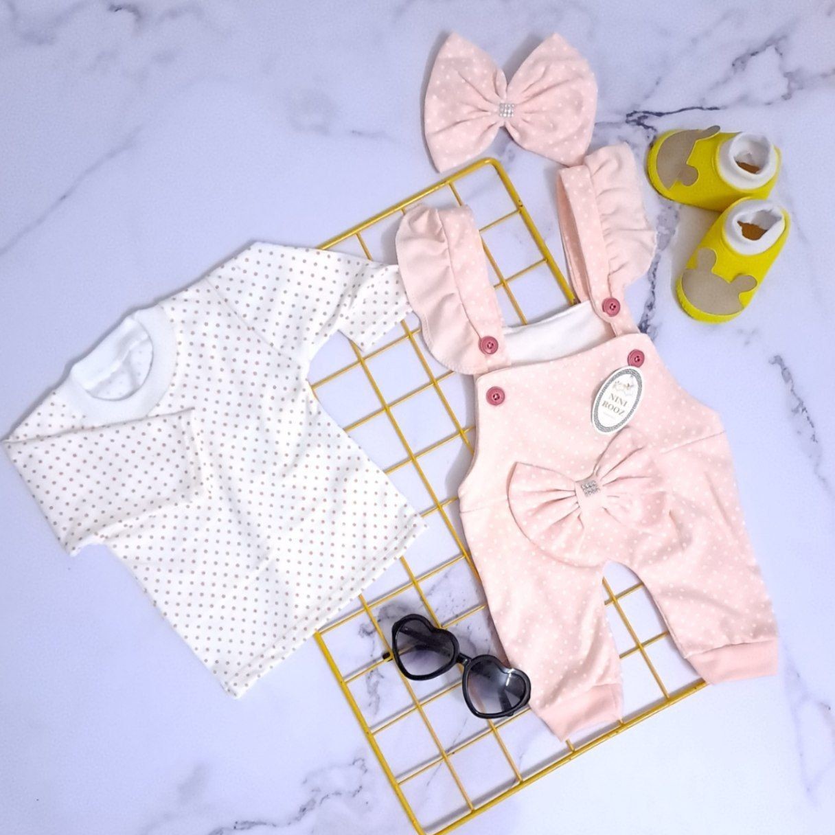  پیش بندوبلوزوهدبندنوزادی سیسمونی پیش بندوبلوزوهدبندنوزادی سیسمونی نوزادی پیش بندنوزادی سیسمونی بلوزنوزادی