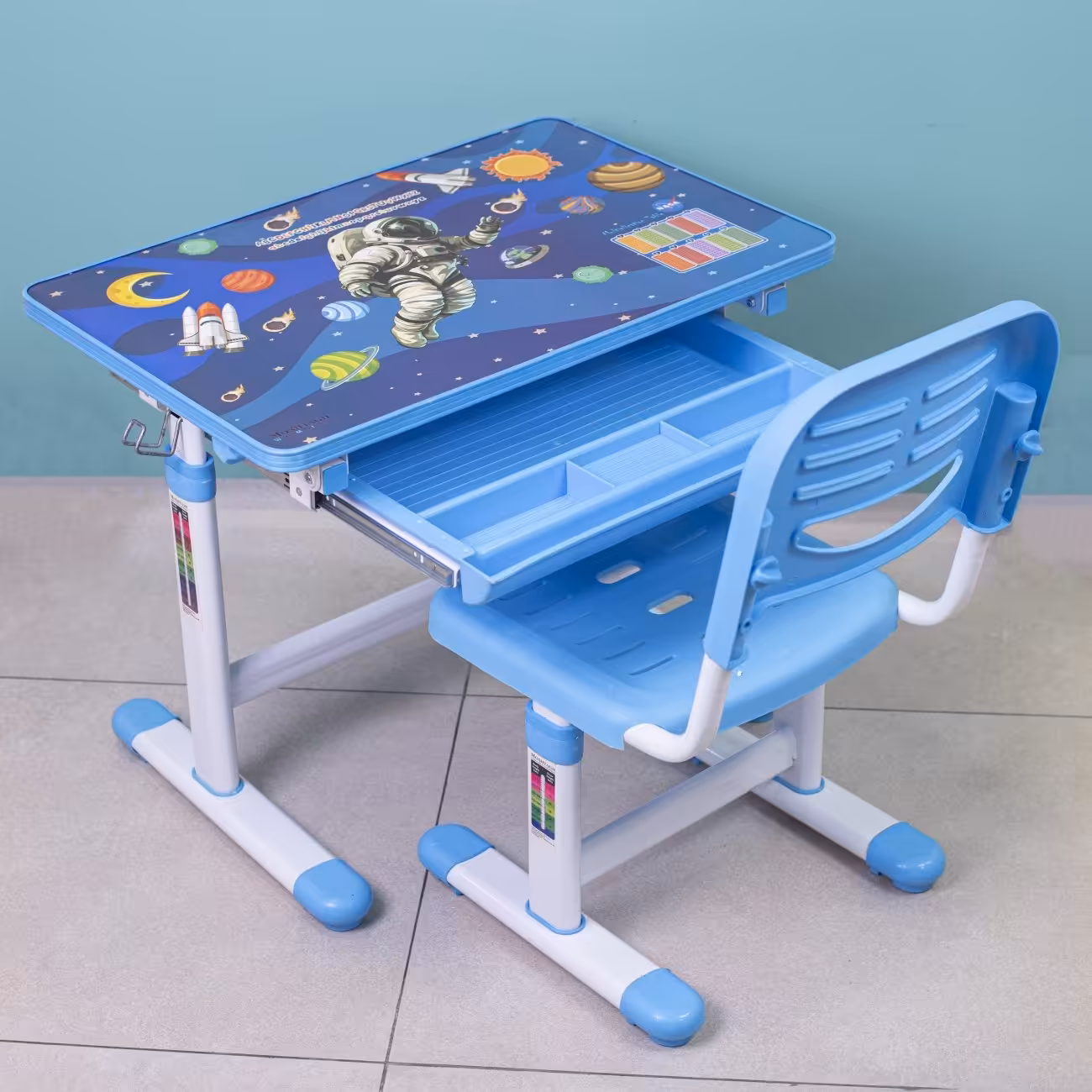 میز تحریر کودک طرح فضانورد کد *6366233*