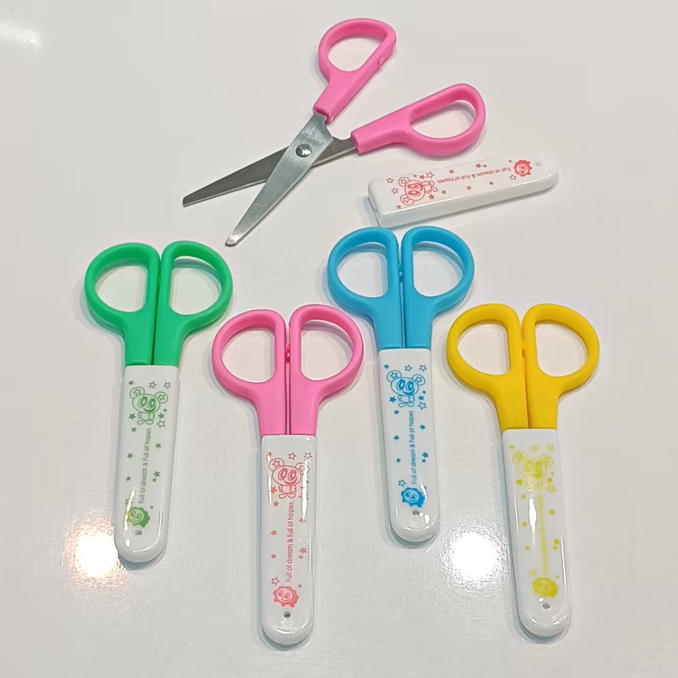   قیچی فانتزی تیغه فلزی غلافدار - قیچی تیغه فلزی - قیچی روکش دار 