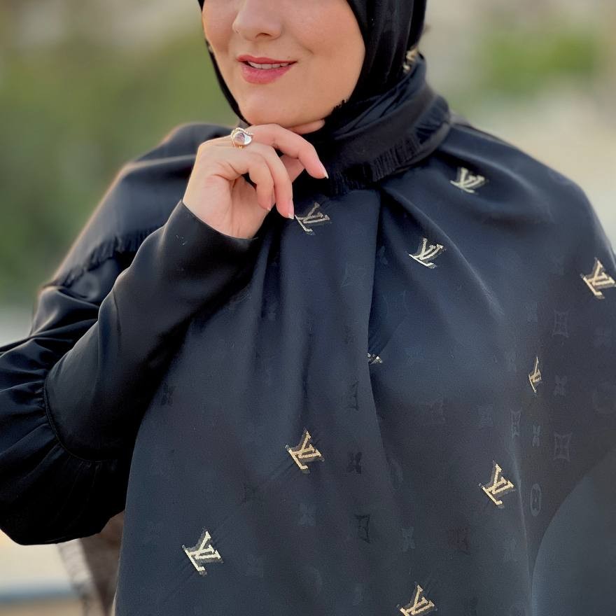 لطفاقبل ازخریدموجودی بگیرید روسری نخ ابریشم اعلا لیزنمیخوره 