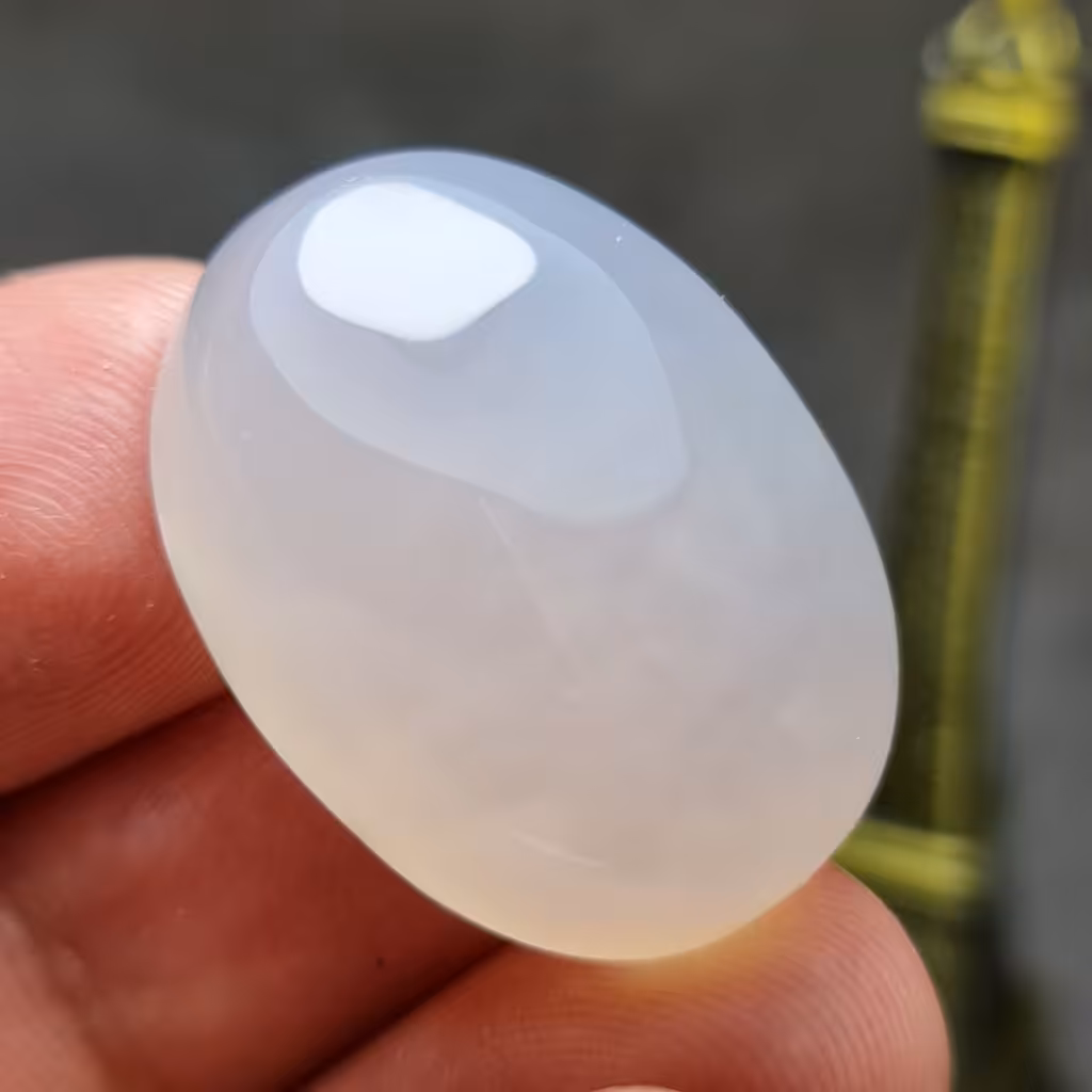 نگین درشت فوق العاده زیبای سنگ صد درصد طبیعی عقیق لانه زنبوری خراسانی اصل معدنی
کد  27353