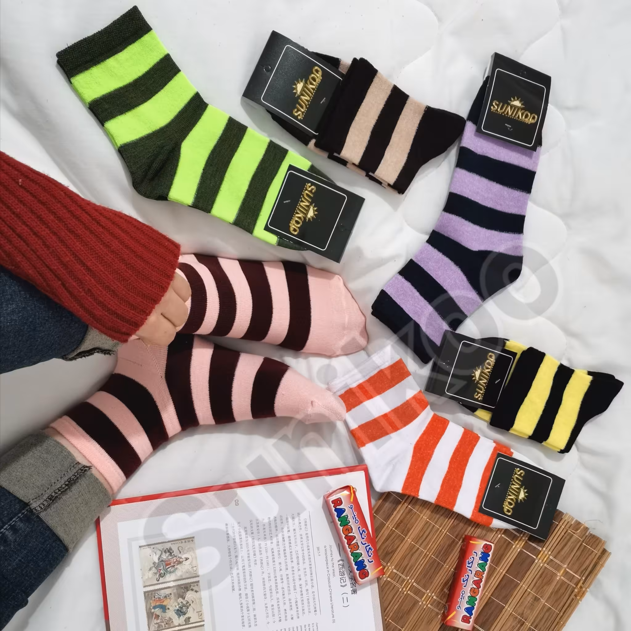 جوراب راه راهی نیم ساق