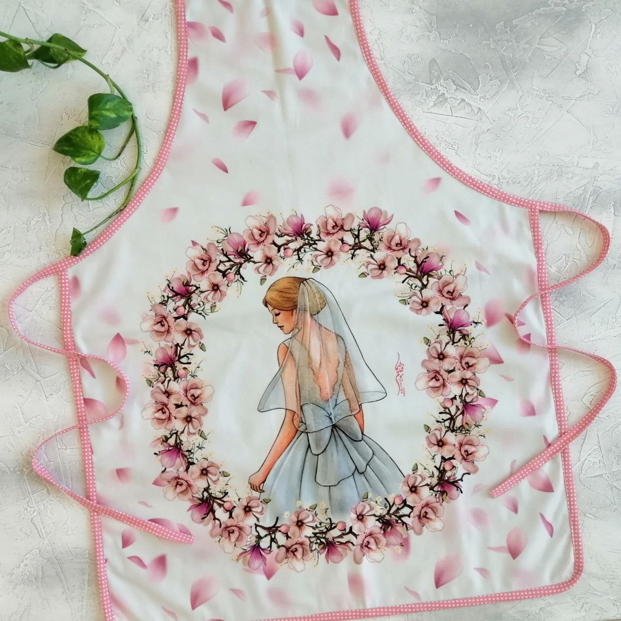 پیشبند مخمل نسوز مدل لیلیان طرح 35