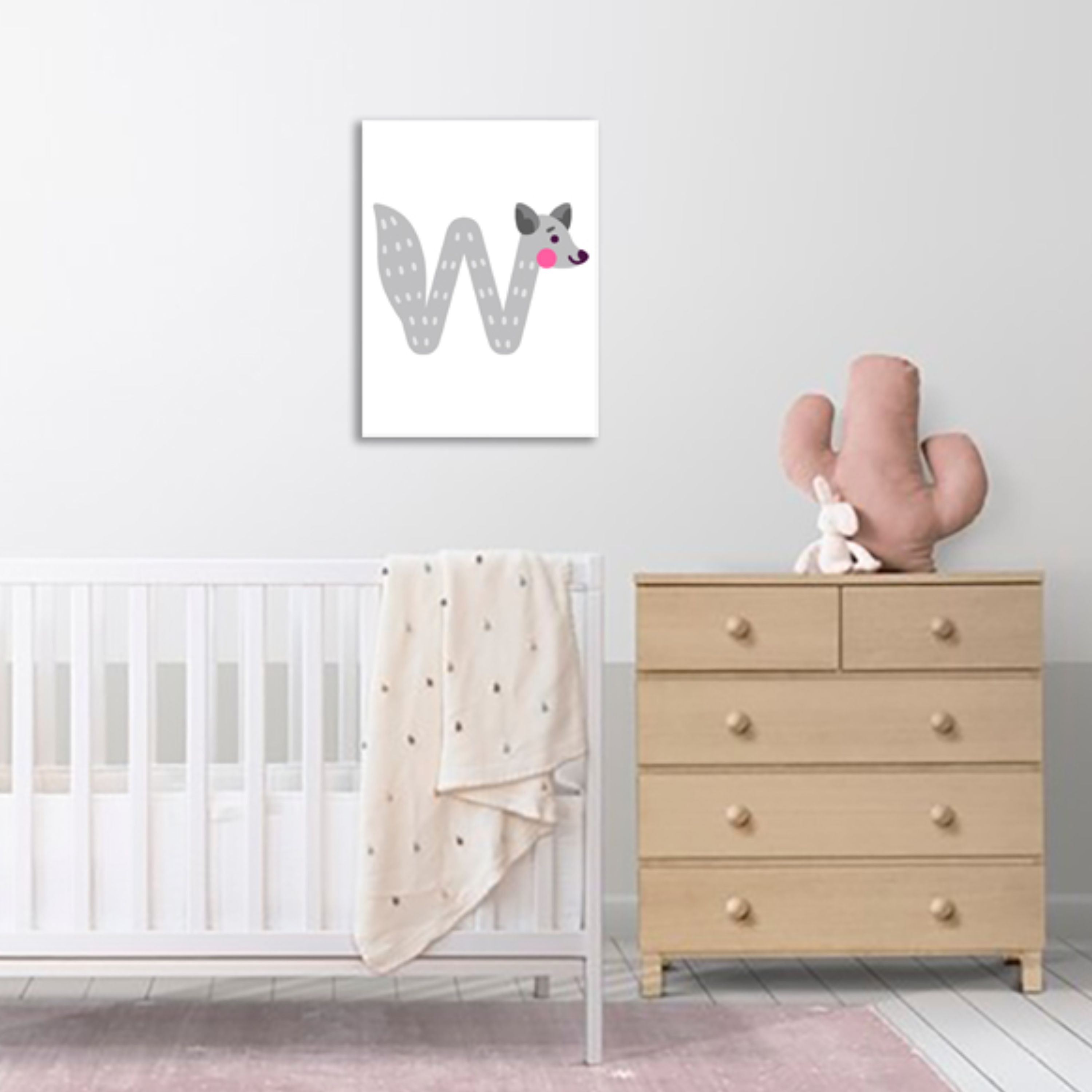تابلو شاسی اتاق کودک طرح W در سایز 9 در 12 سانتیمتر
