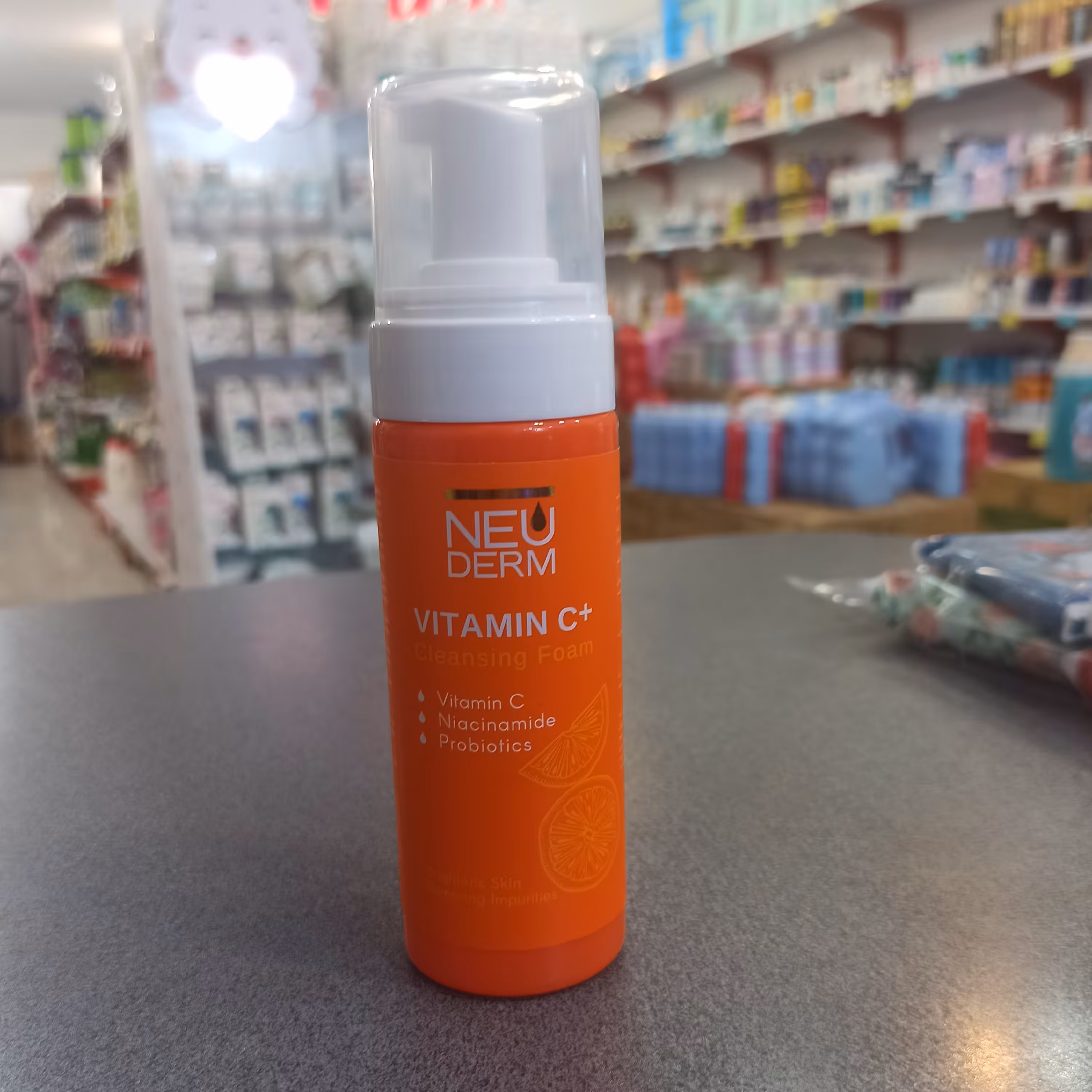 فوم صورت ویتامین سی نئودرم 