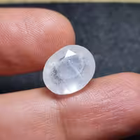  نگین زیبای سنگ طبیعی توپاز سفید معدنی با وزن 9 قیراط 
کد  28718
