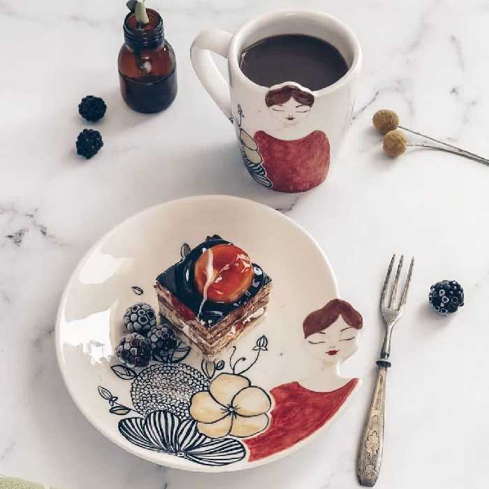 ماگ و بشقاب سرامیکی ست.دخترانه. کار دست . کیفیت عالی . هدیه.کادویی