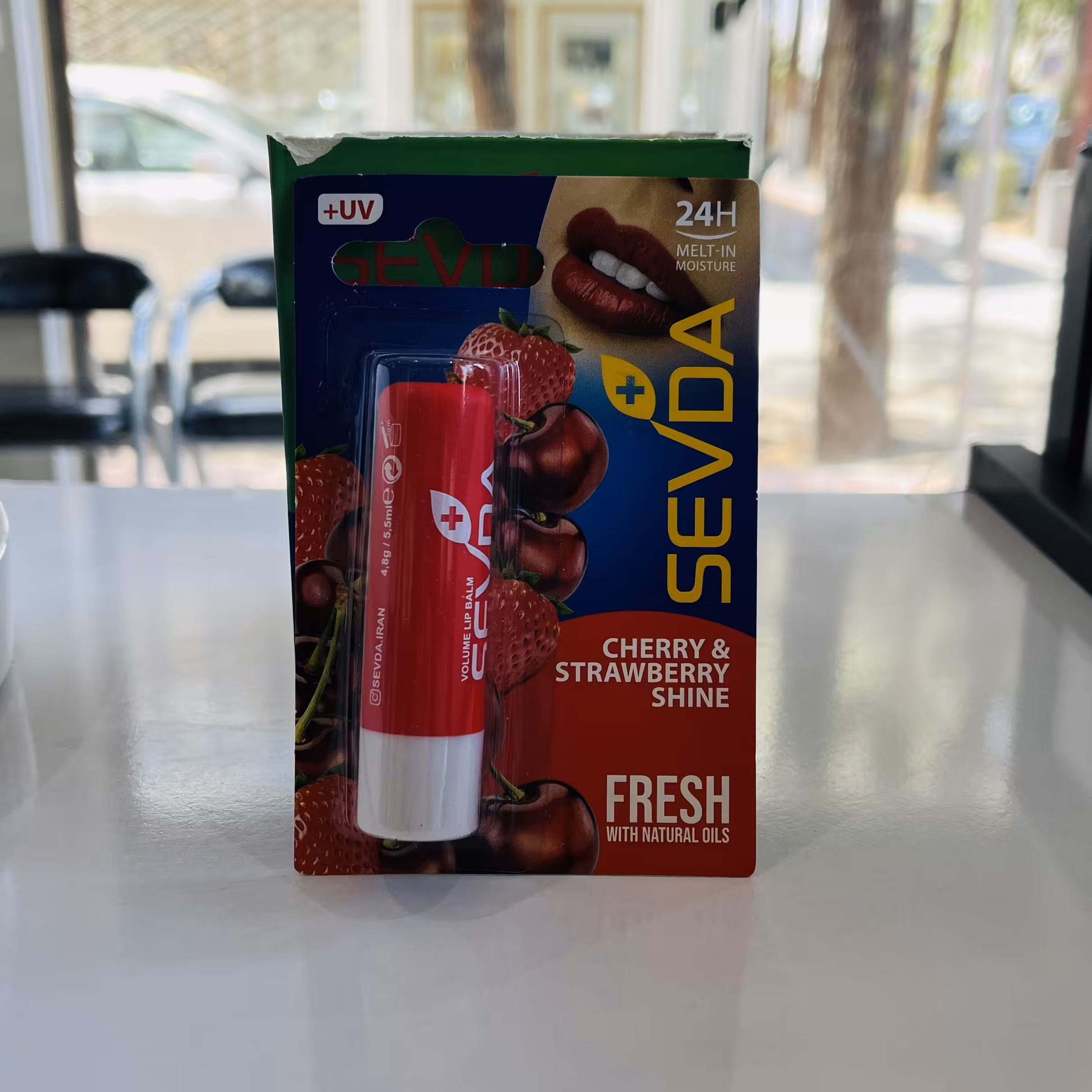 بالم لب سودا مدل گیلاس و توت فرنگی حجم 4.8 گرم

