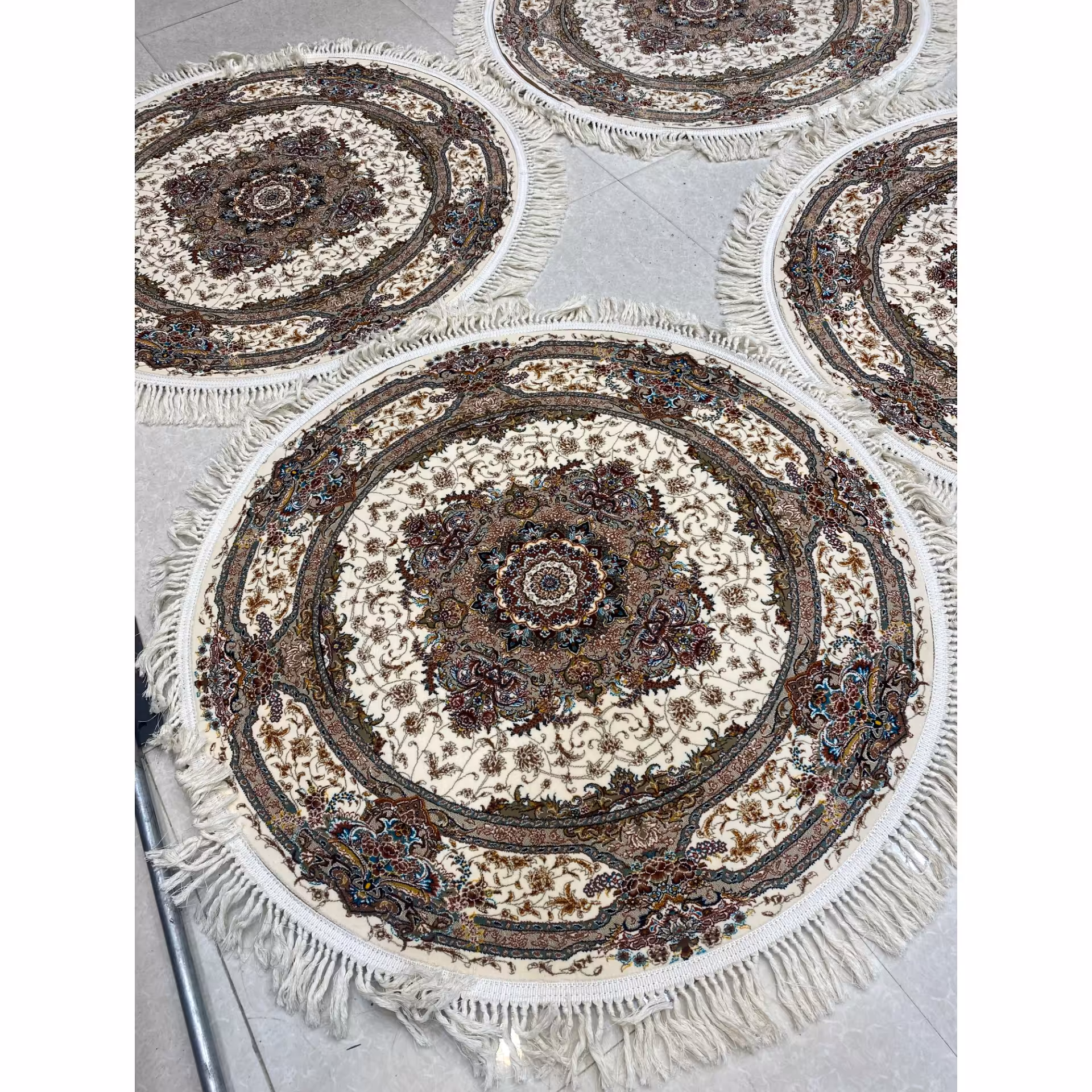 فرش ماشینی 1 متری دایره 1000 شانه کرم تبریز 