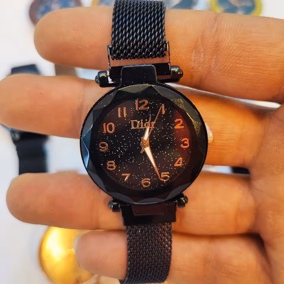 فروش عمده ساعت مگنتی عقربه ای زنانه با قیمت مناسب حداقل خرید  فاکتور بالای  4 تمن 