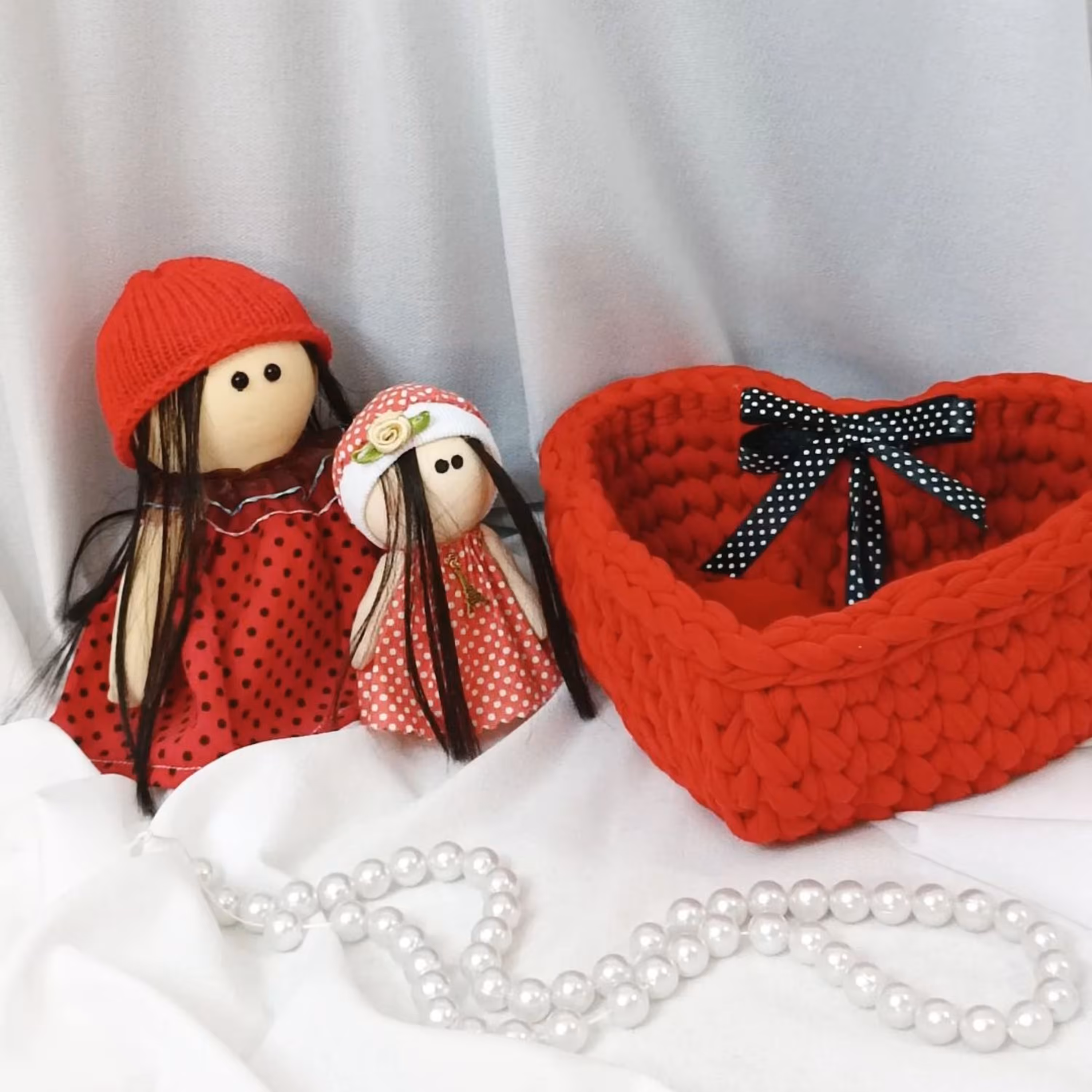 سبد تریکو قلبی  در سایز 20  مناسب باکس هدیه ،جای شکلات و گل 