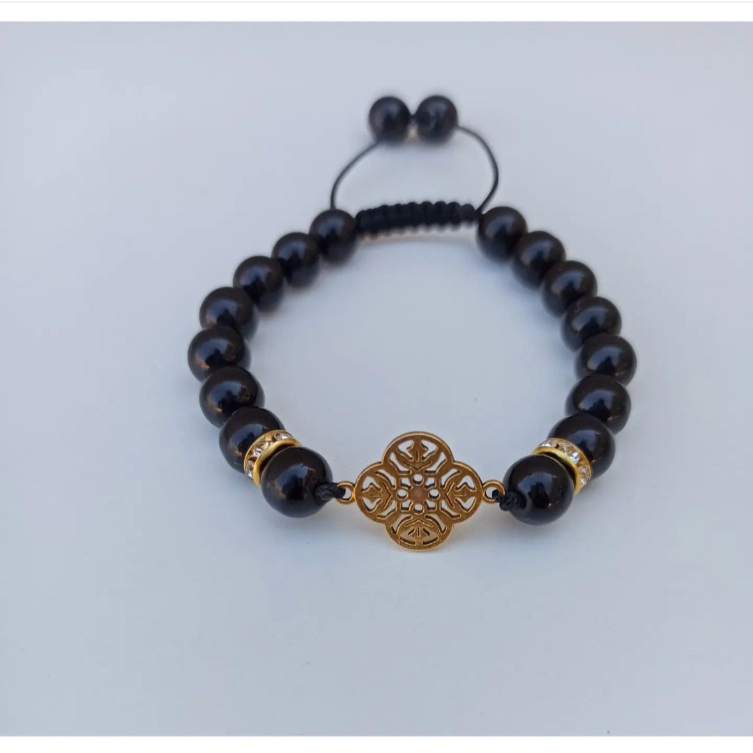 دستبند ونکلیف با مهره ی آبرنگی مشکی و رینگ نگین دار