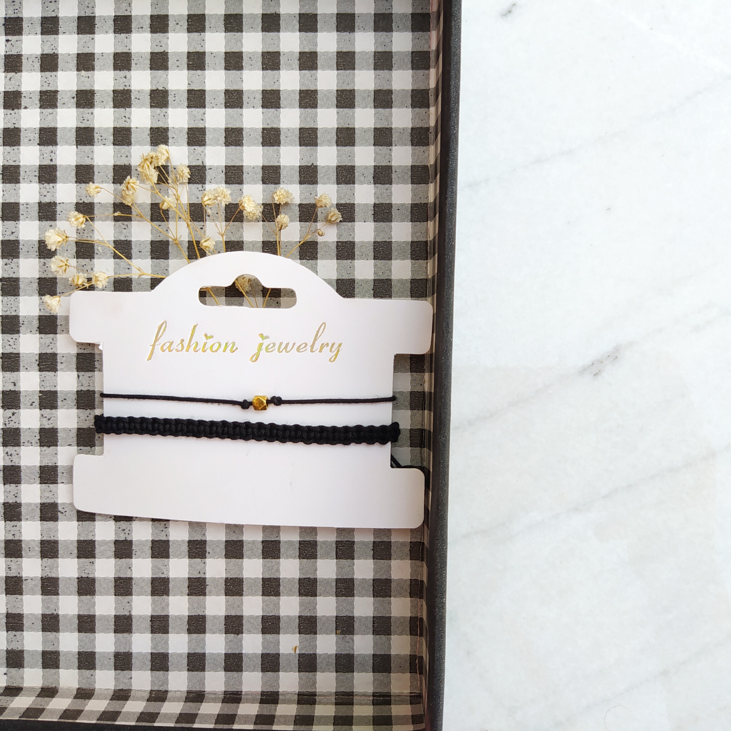 دستبند بافت مینیمال