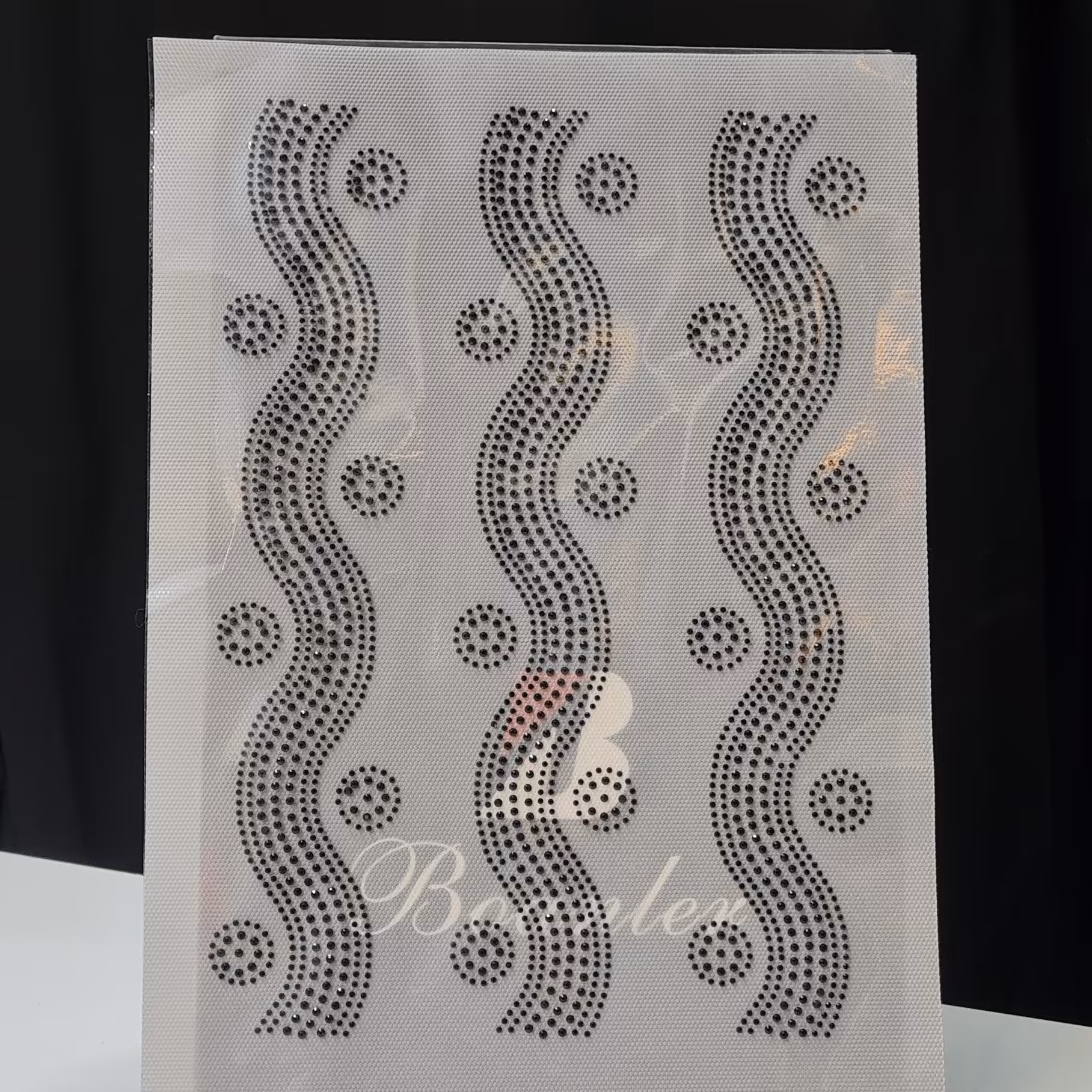 نگین حرارتی چادر. نگین چسبی. حجاب مادر و چادر سرای مادر 