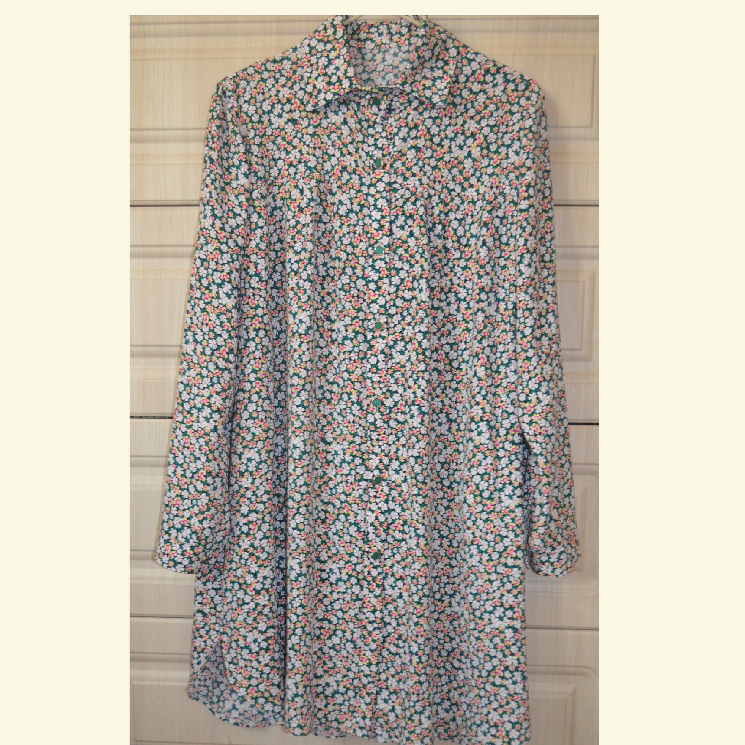 شومیز کرپ نخ بلند سایز 44 قد جلو 90 قد پشت 95 چروک نمیشود راحت و خنک