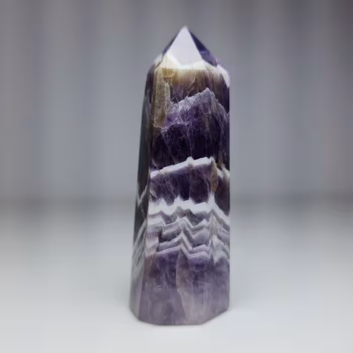 منشور سنگ آمتیست اصل و طبیعی (سنگ آرامش) خوشرنگ و مرغوب 