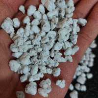 پرلیت دانه درشت  برای زهکشی گلدان و بستر کشت، سه لیتری