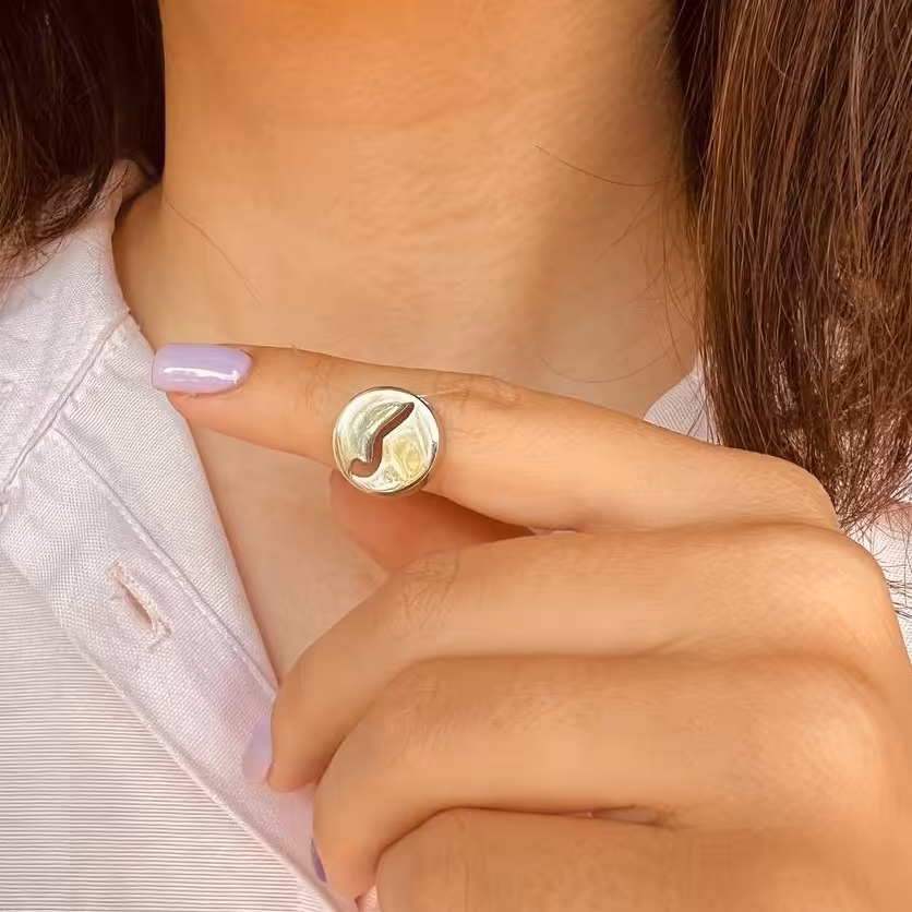 گردنبند برنج حروف ک با نخ نامرئی