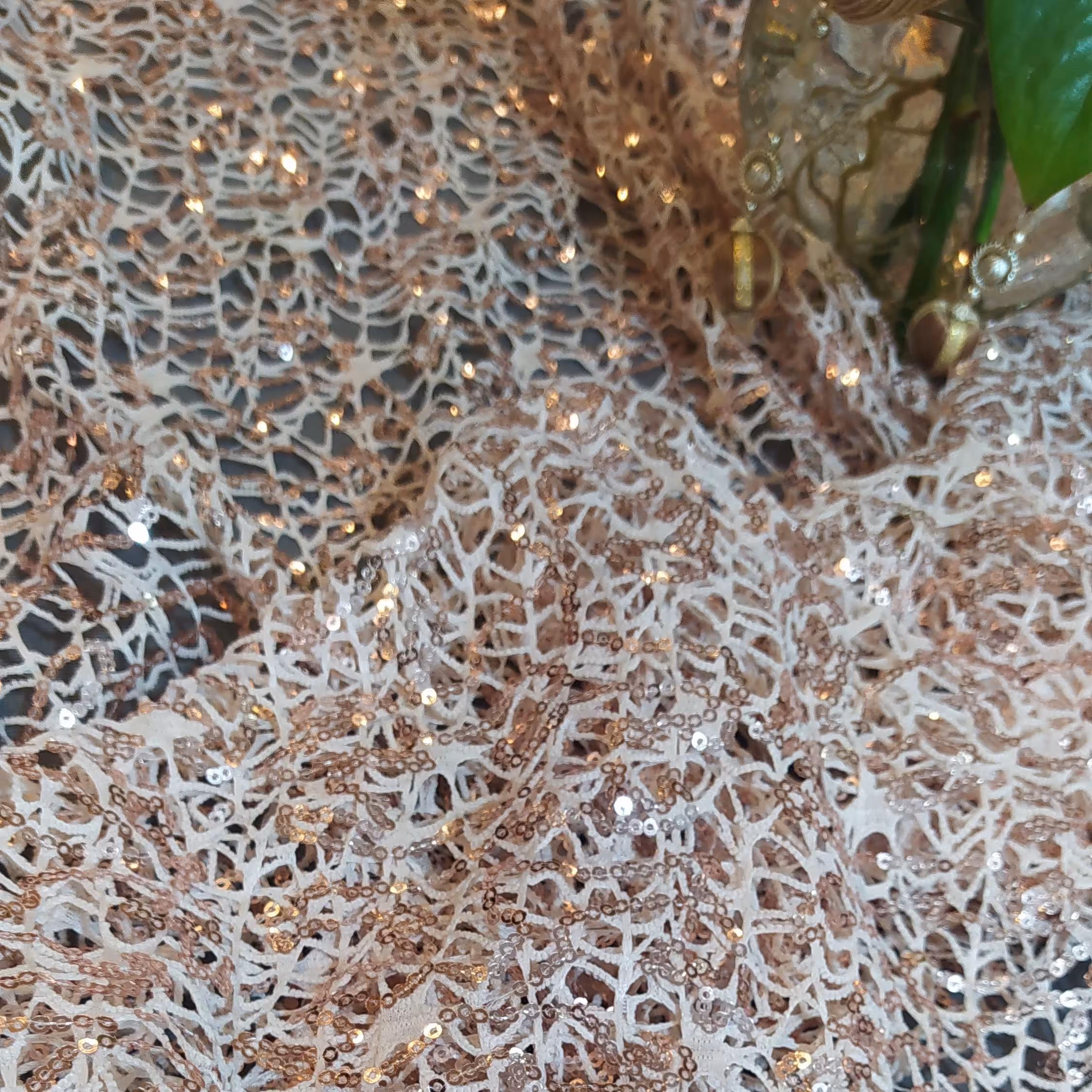 پارچه پرده گیپور پولکدوزی