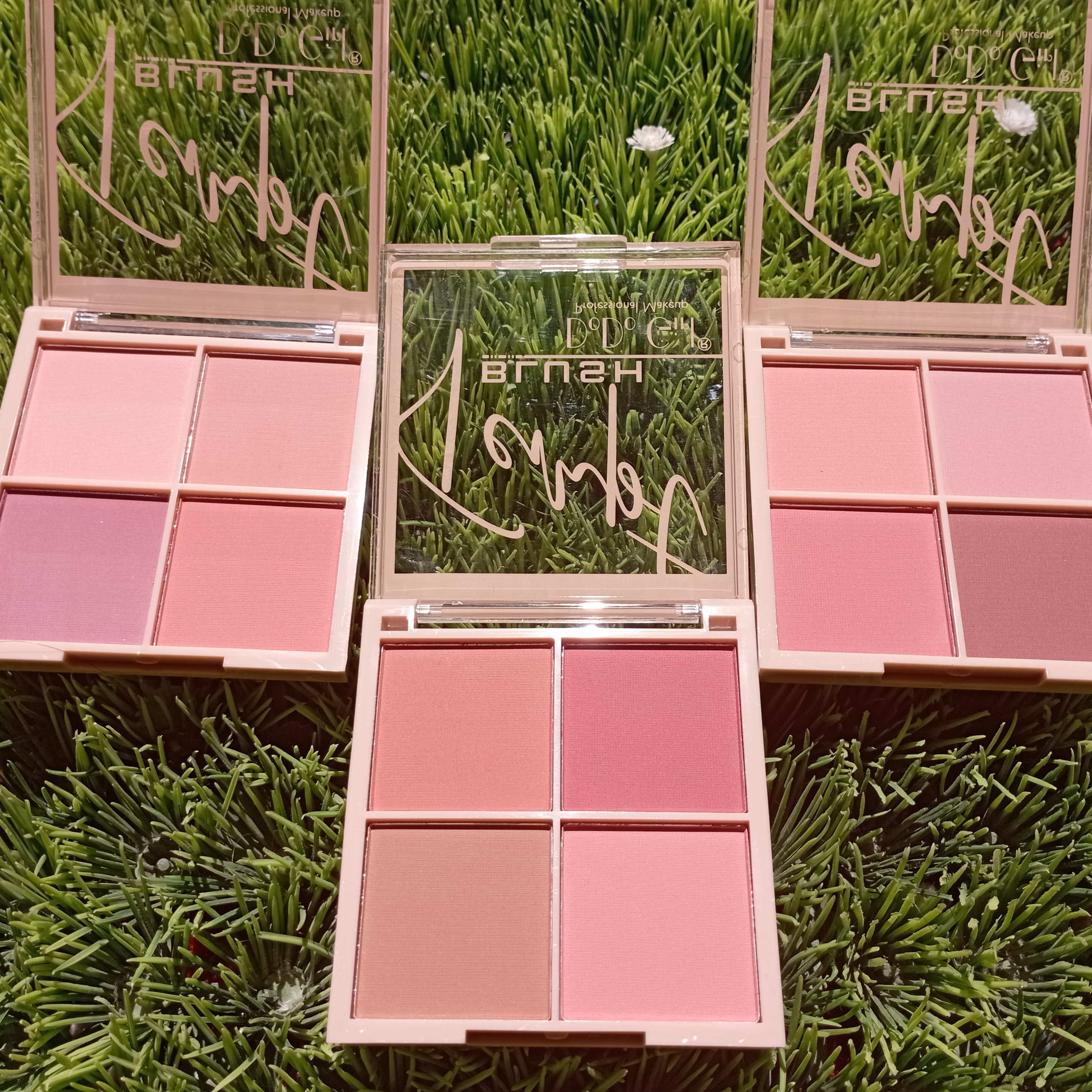 پالت رژگونه 4 رنگ از برند دودوگرل در سه طیف رنگبندی مخملی و جذاب و کاربردی 