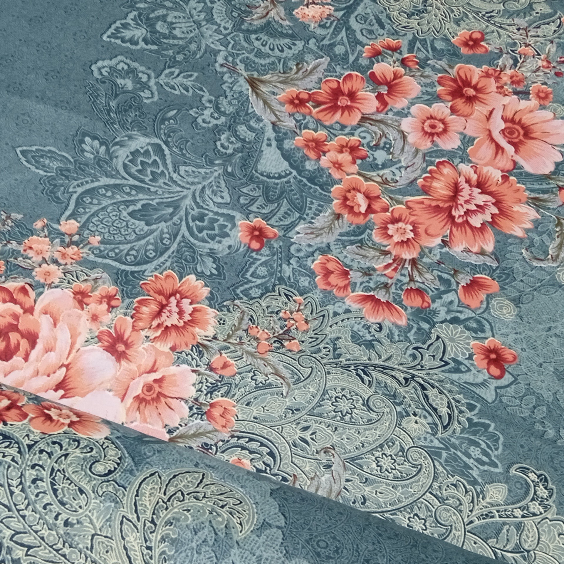 پارچه ملافه ای عرض دو متر و چهل سانتی متر پارچه ملحفه ای خوش طرح زمینه سبز