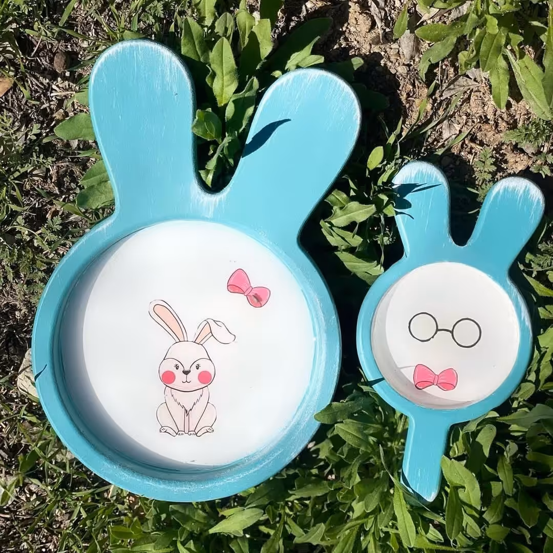 بشقاب و زیر لیوانی کودک رزین کاری شده چوبی مناسب برای پذیرای و دیوارکوب قابل شستشو