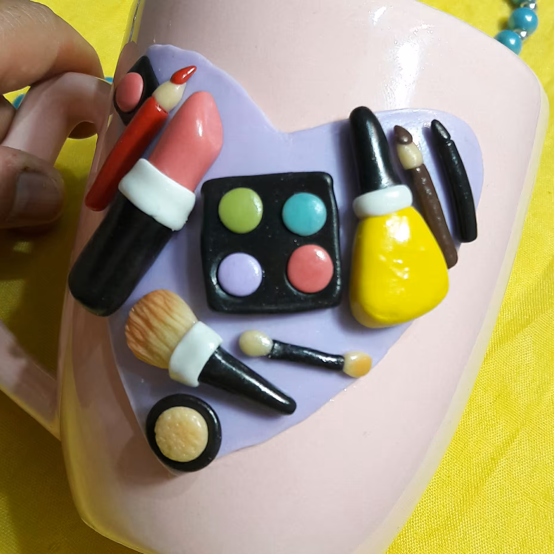 ماگ لوازم آرایش قابل شستشو هدیه ای برای دختر خانما یا آرایشگر های عزی