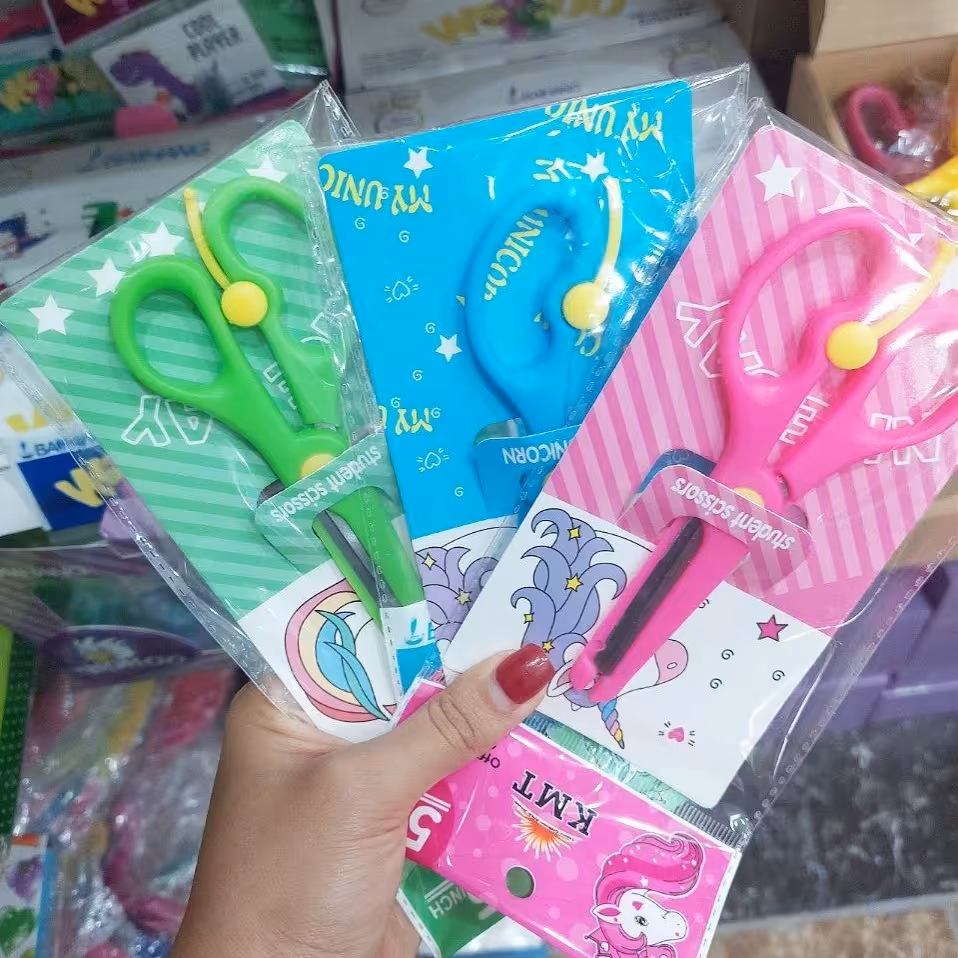 قیچی بچگانه 