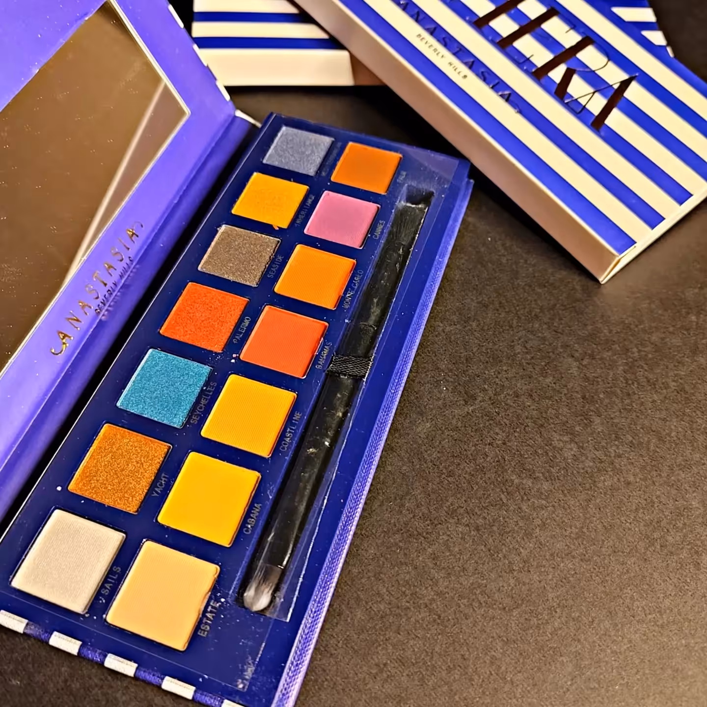 پالت سایه اناستازیا با رنگ های جذاب ملایم و جیغ