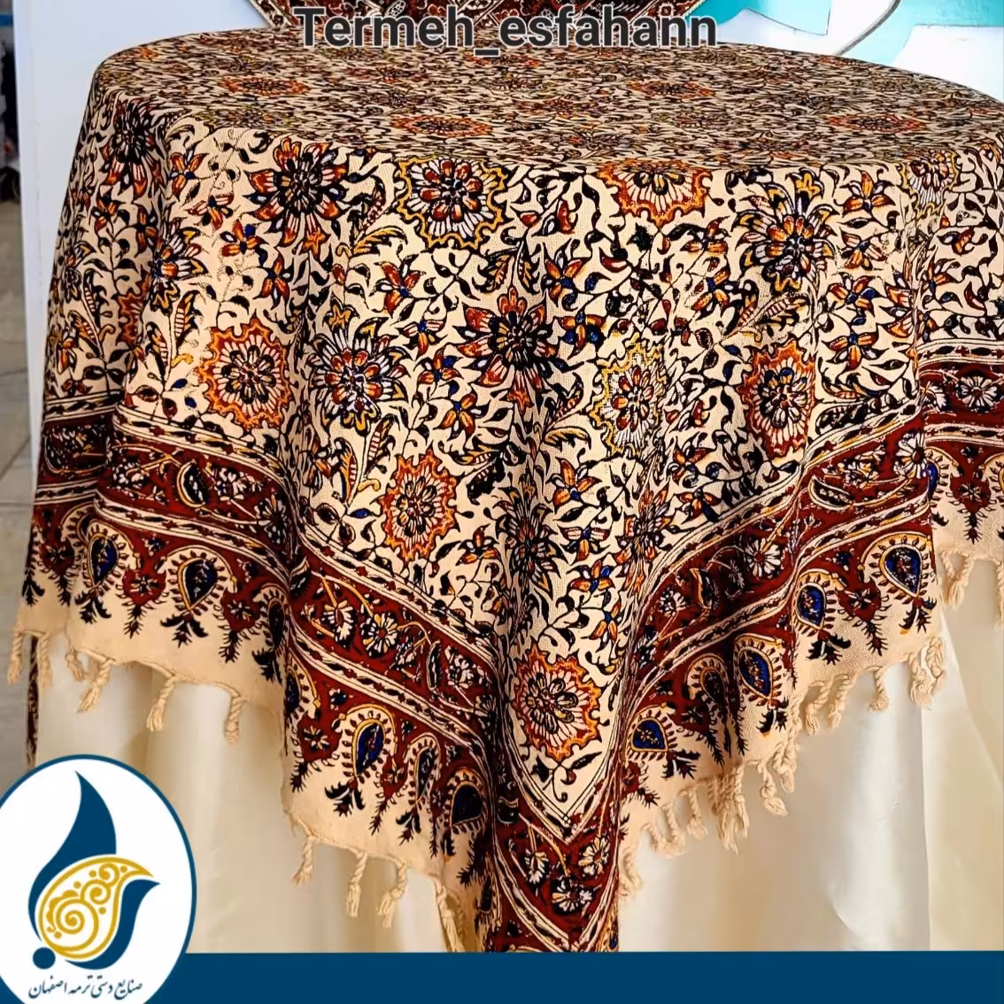 سفره قلمکار طرح 4 گل 