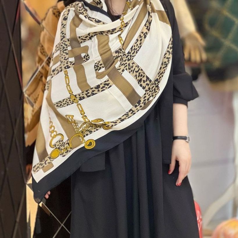 شال نخی اعلا منگوله دار مشکی کرم