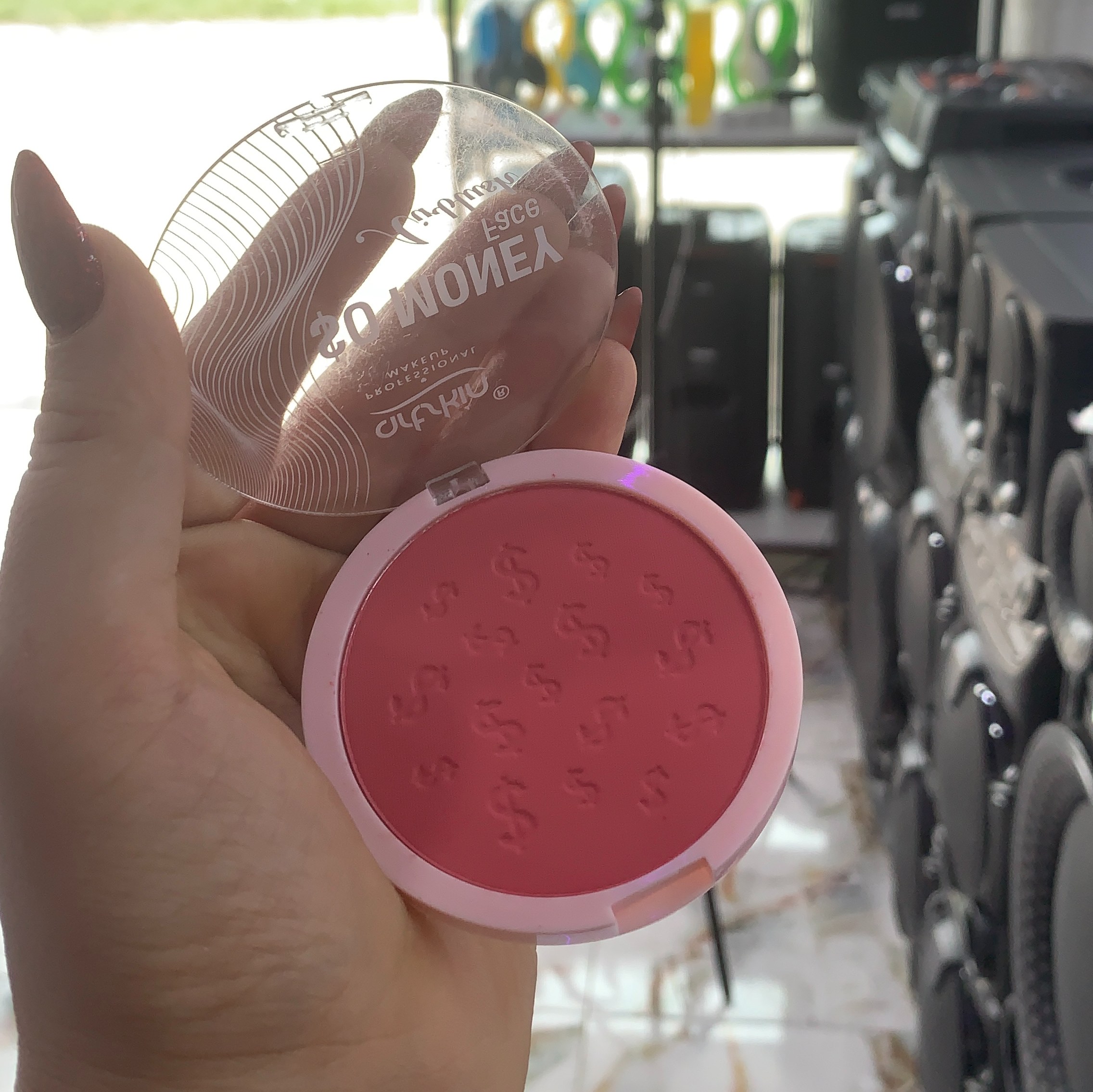 رژگونه ارت اسکین 06